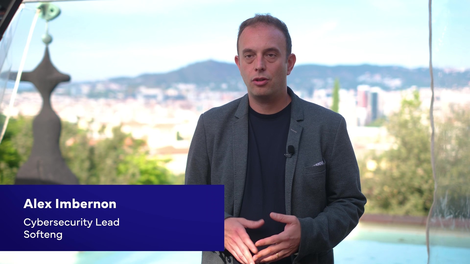 Imagen preview del vídeo donde se ve a Alex Imbernon, Cybersecurity Lead de Softeng, 