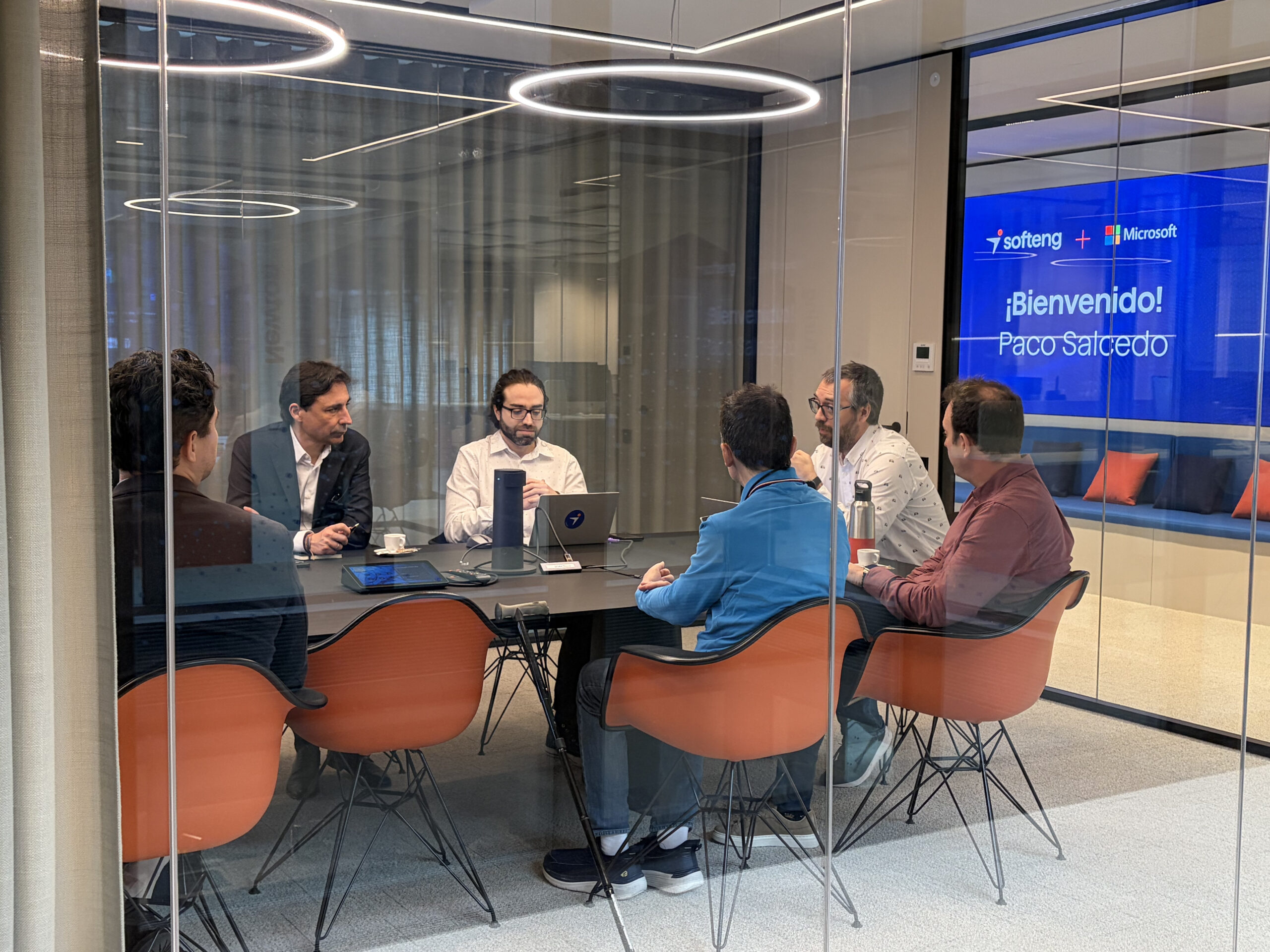 Reunión en las oficinas de Softeng con Paco Salcedo, presidente de Microsoft España, tras la admisión de la compañía en MISA.
